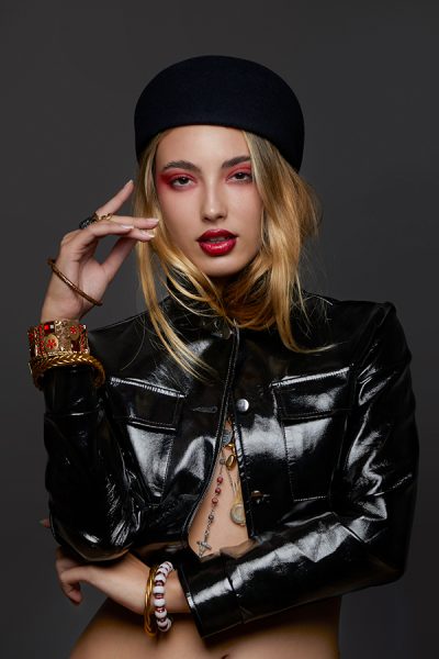 Shooting with AD S200 Godox flash and P90L softbox and black bright clothes and black hat